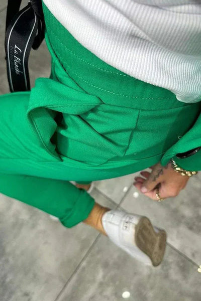 Akira | スタイルと快適さの完璧なバランス.