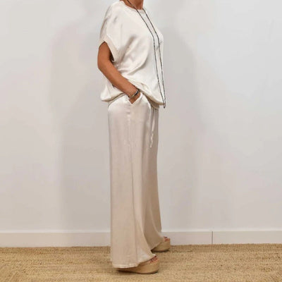 Akari | スタイリッシュな2ピースセット